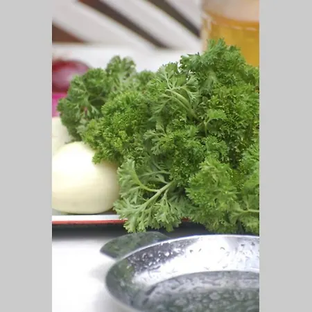 Balla Mama, 아파트 *