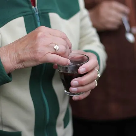 Balla Mama, 아파트