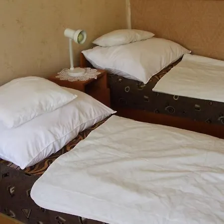 Balla Mama, 아파트 *