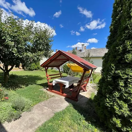 Balla Mama, 아파트 *